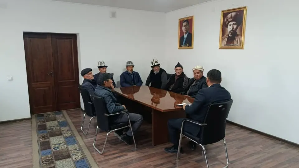 А.Масалиев айыл өкмөтүндө ички ирригация боюнча жыйын өттү